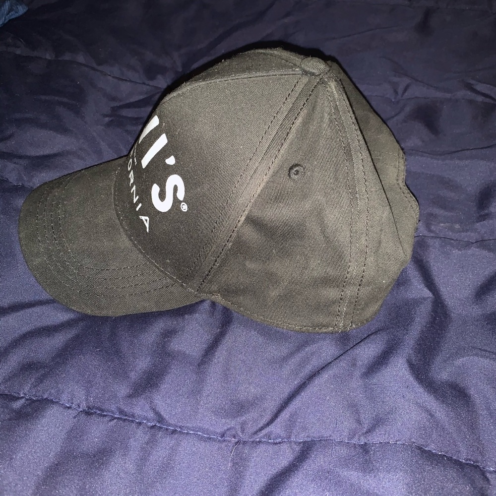 Levi’s hat - Picture 3 of 4